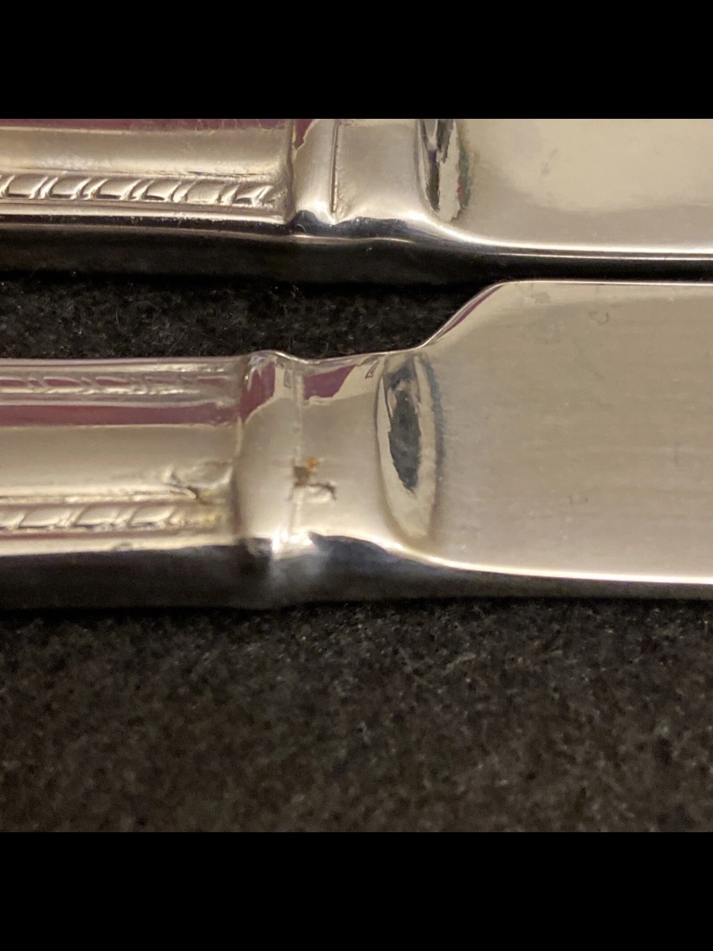 Reed & Barton Logo Stainless Lot of 4 Flatware Knives Set 9.5 Length. - Picture 8 of 11